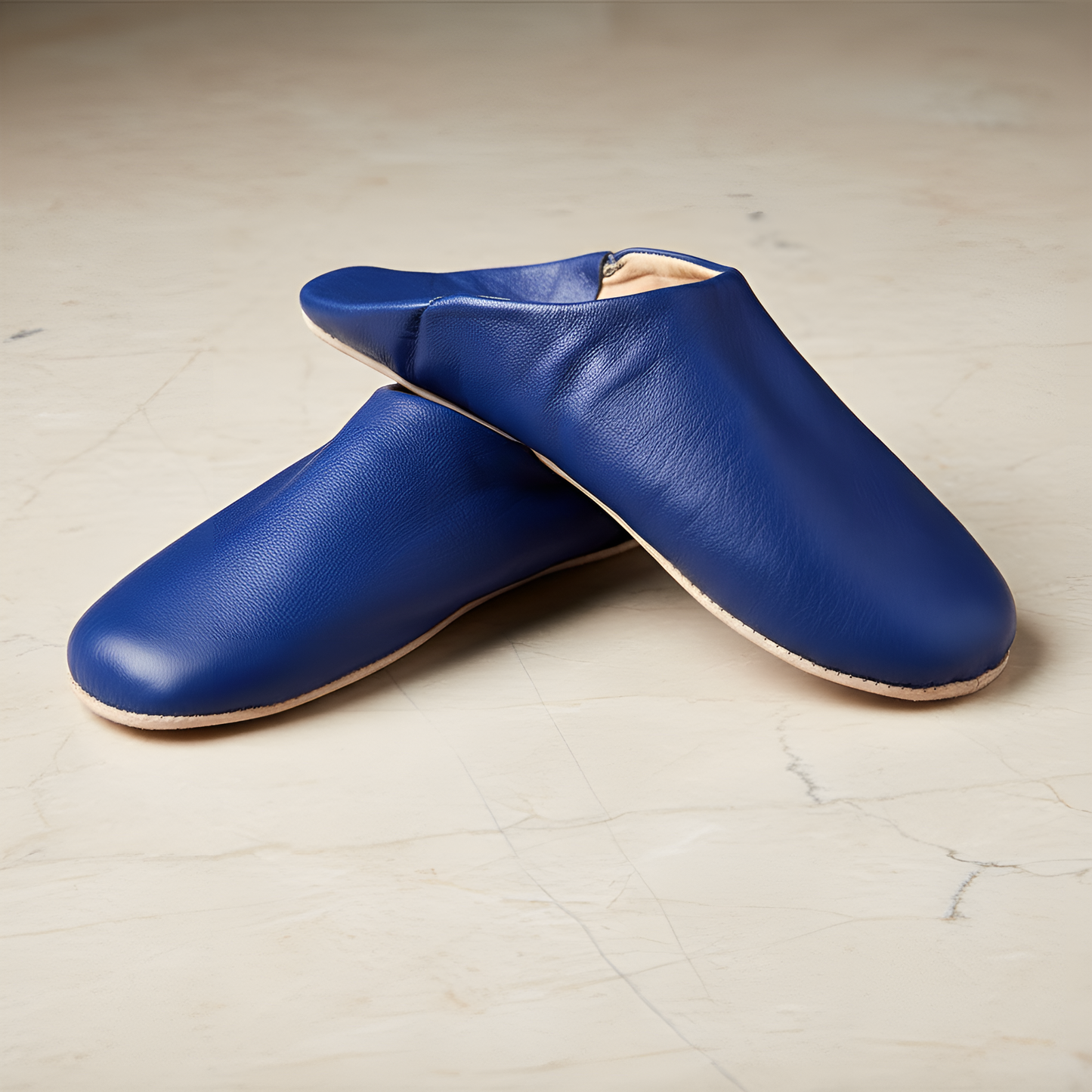 Babouche traditionnelle confortable en cuir souple pour homme – Coloris Bleu Nuit