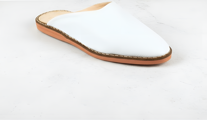 Traditional comfortable and resistant leather slipper for men - White color