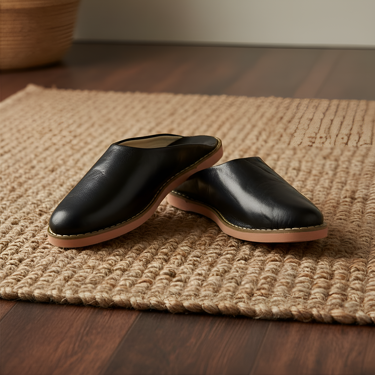 Babouche traditionnelle en cuir confortable et résistante pour homme – Coloris Noir