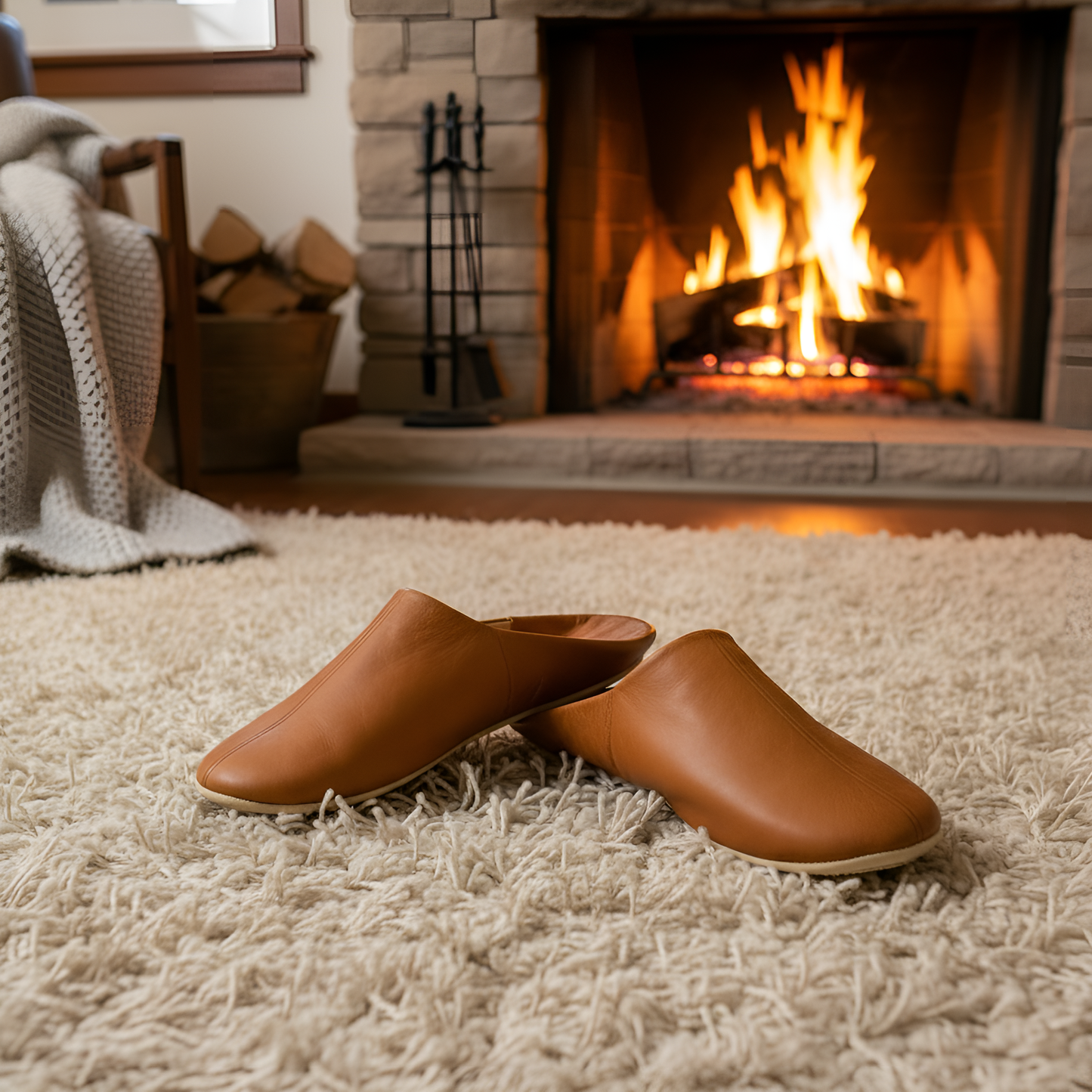 Comfortable traditional slipper in soft leather for men - Color Light Brown