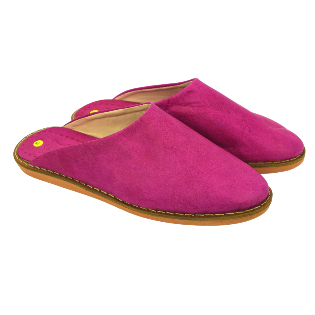 Traditional comfortable and resistant leather slippers for women - Pink color