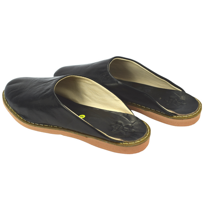 Traditional comfortable and resistant leather slippers for women - Color Black